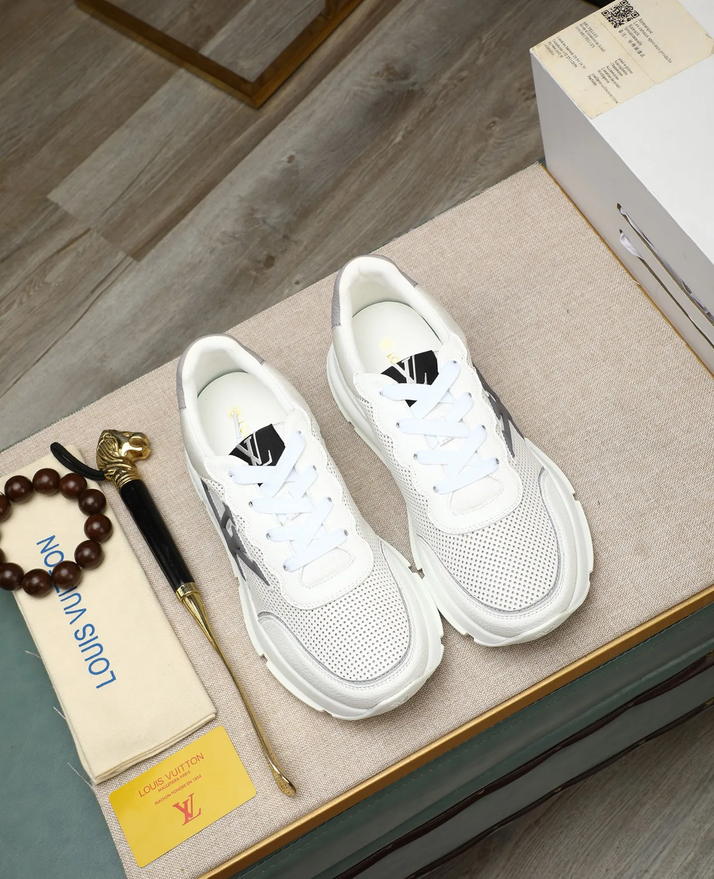 Men's shoes 💰460 📛📛【LOUIS VUITTON】Louis Vuitton official website synchronized new products 👟Milan fashion catwalk style 🇰🇾🇰🇾LV family logo, celebrity style, a must-have for fashionistas ⚠️First-layer calfskin ➕Genuine leather lining ➕Official website original version special outsole 👞Number 38-44